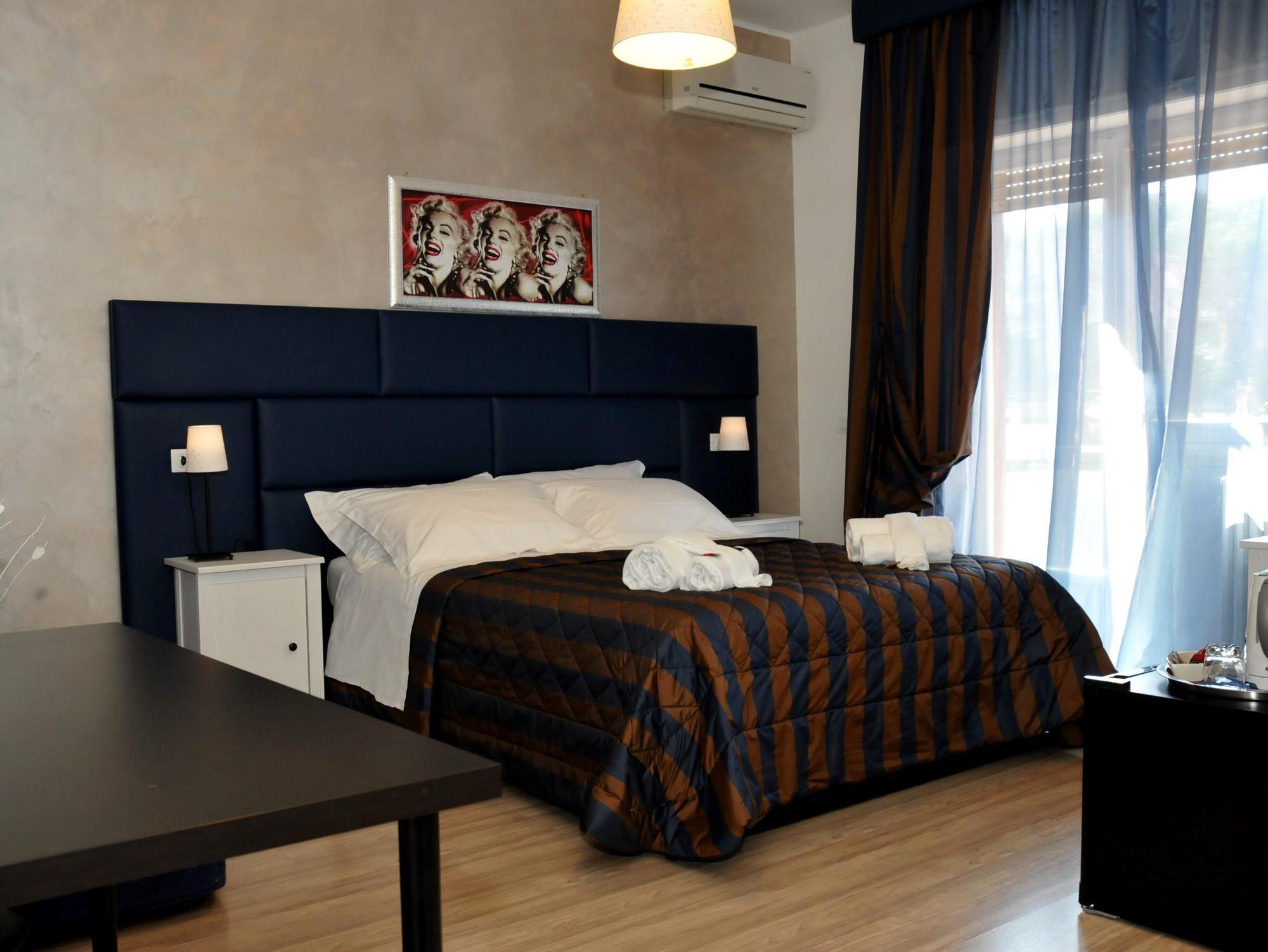 Check-Inn Rooms Рим Екстериор снимка