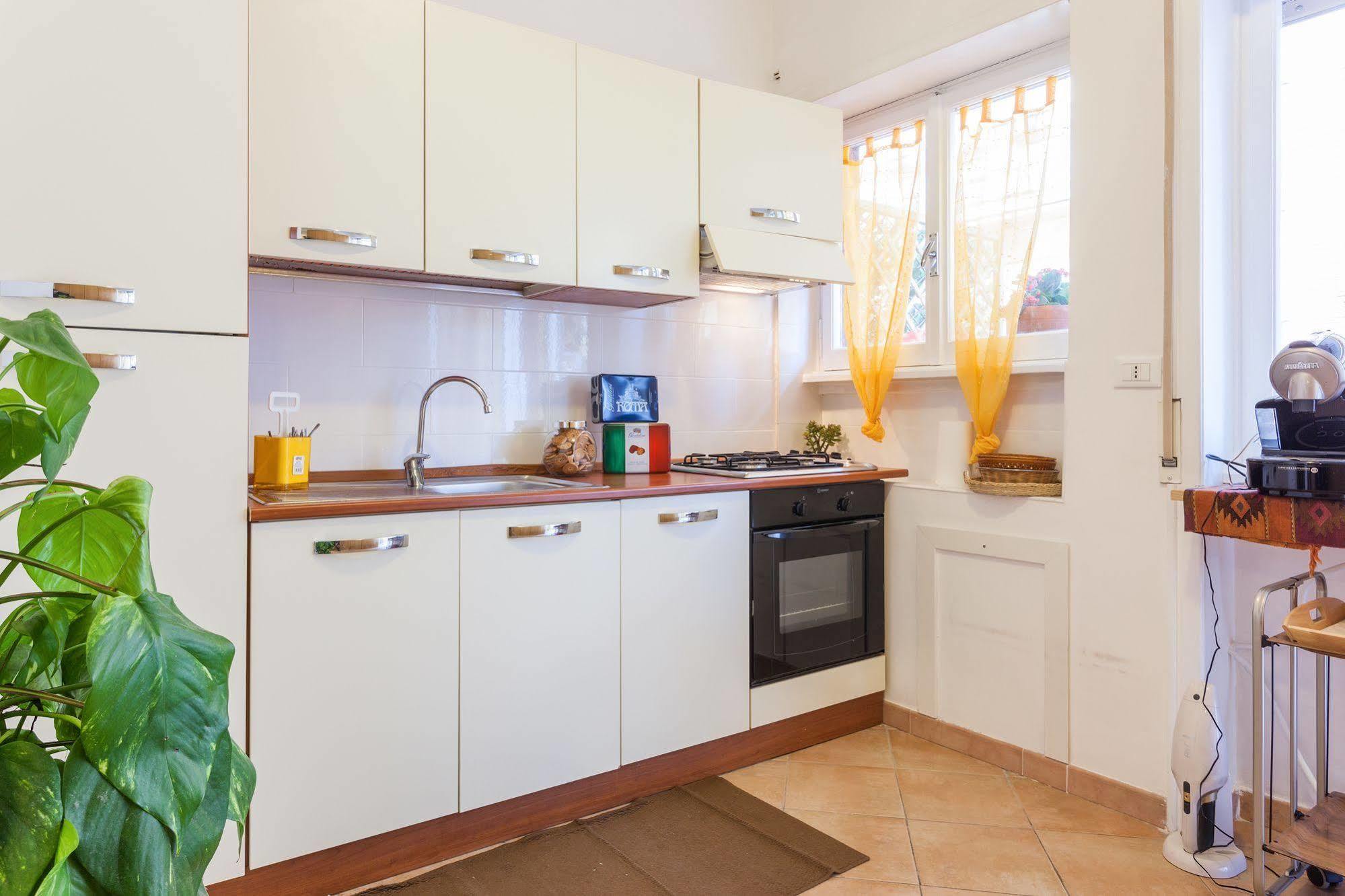 Check-Inn Rooms Рим Екстериор снимка