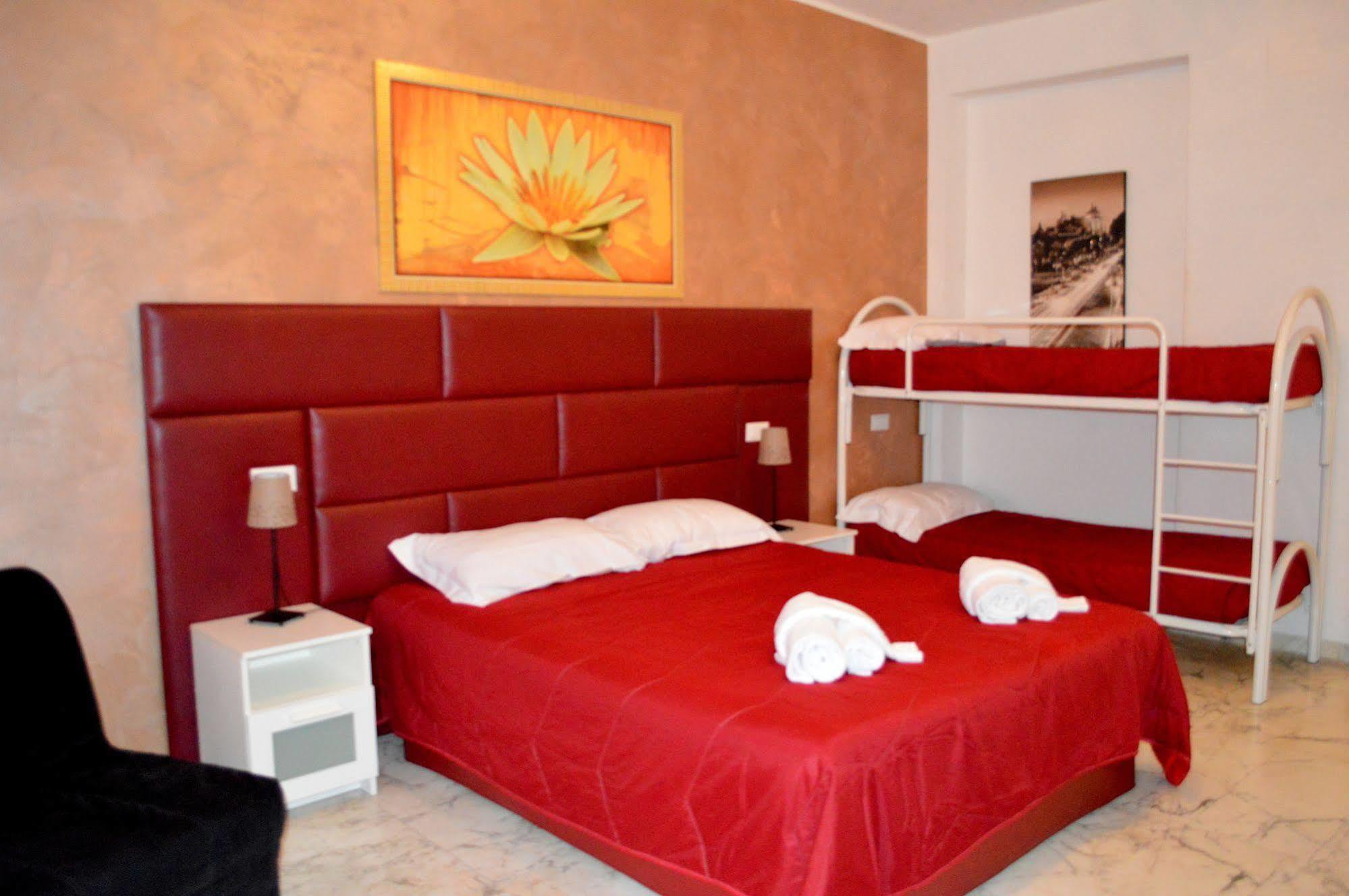 Check-Inn Rooms Рим Екстериор снимка