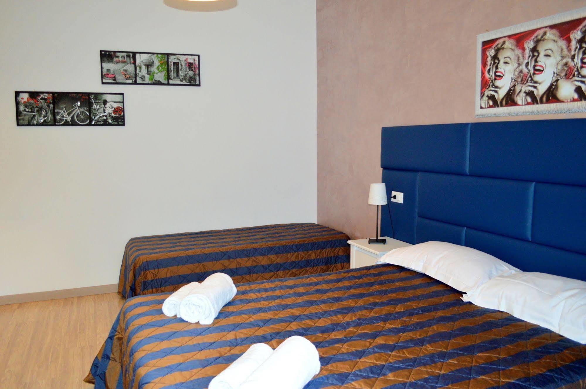 Check-Inn Rooms Рим Екстериор снимка