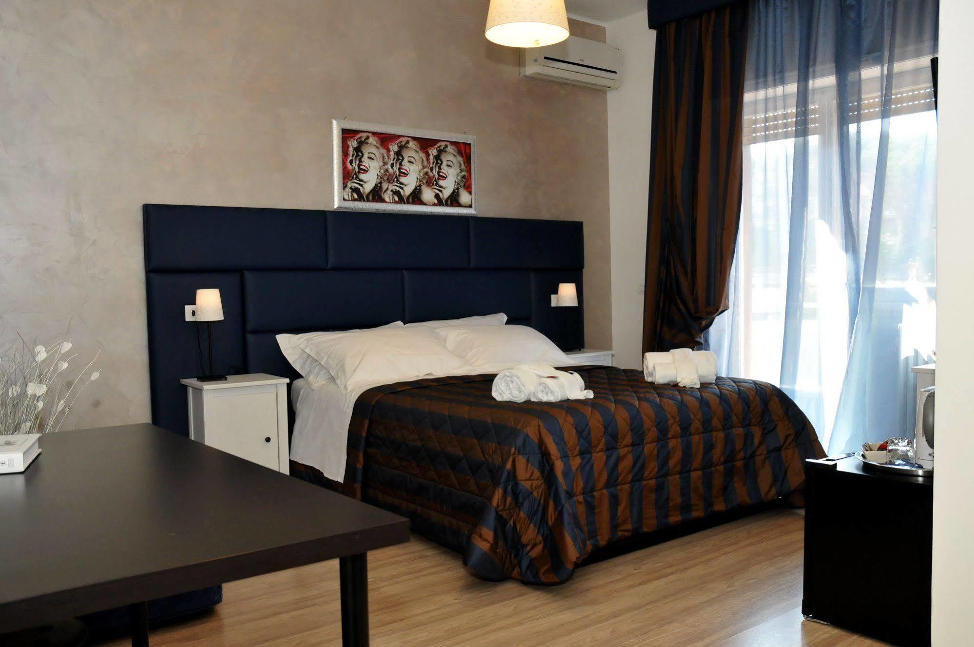 Check-Inn Rooms Рим Екстериор снимка