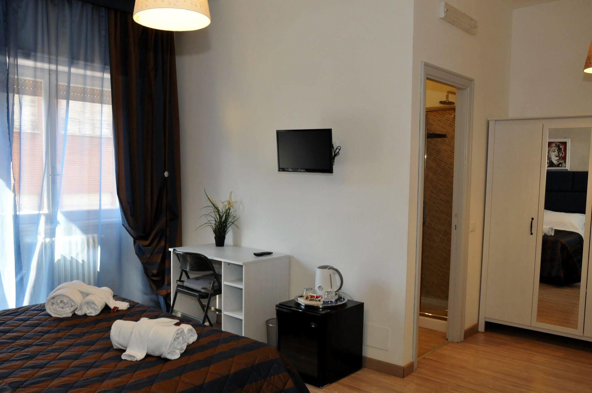 Check-Inn Rooms Рим Екстериор снимка